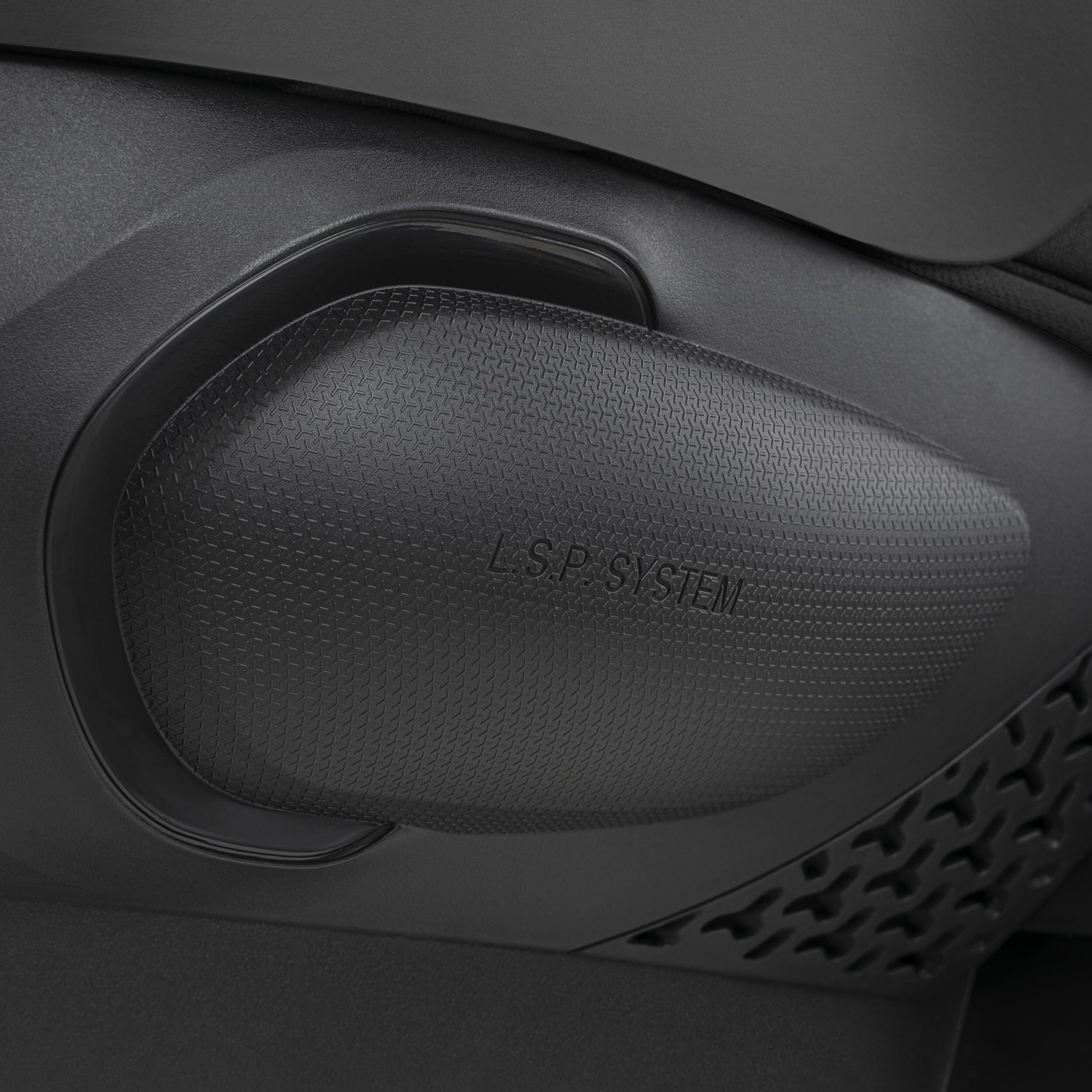 CYB_22_US_Deta_AtonG_MOOB_LSP_print_medium_02b031d6-4a39-480c-85b4-57ed6182d0db