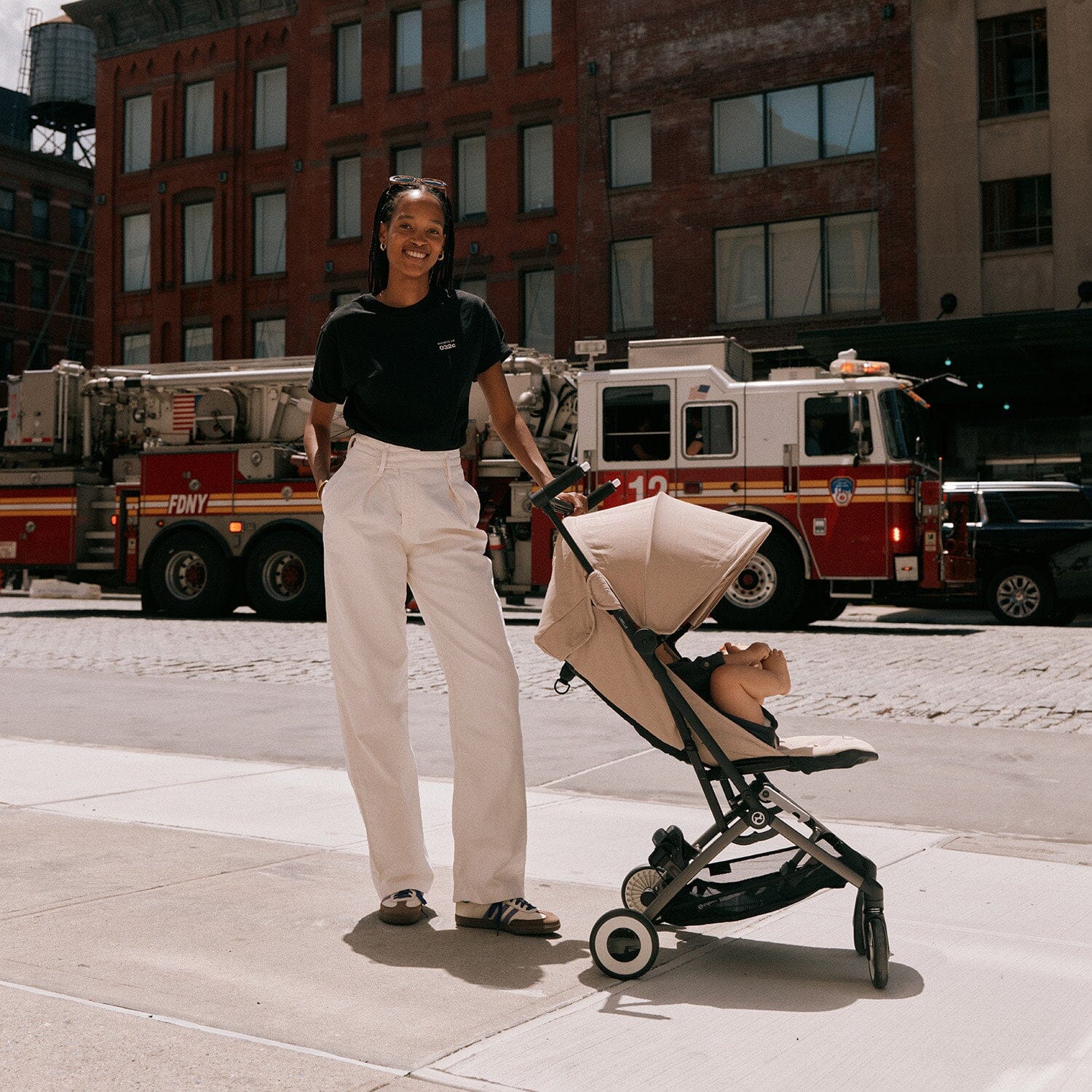 Libelle_2_UltraCompact_Lightweight_Travel_Stroller__Almond_Beige_2