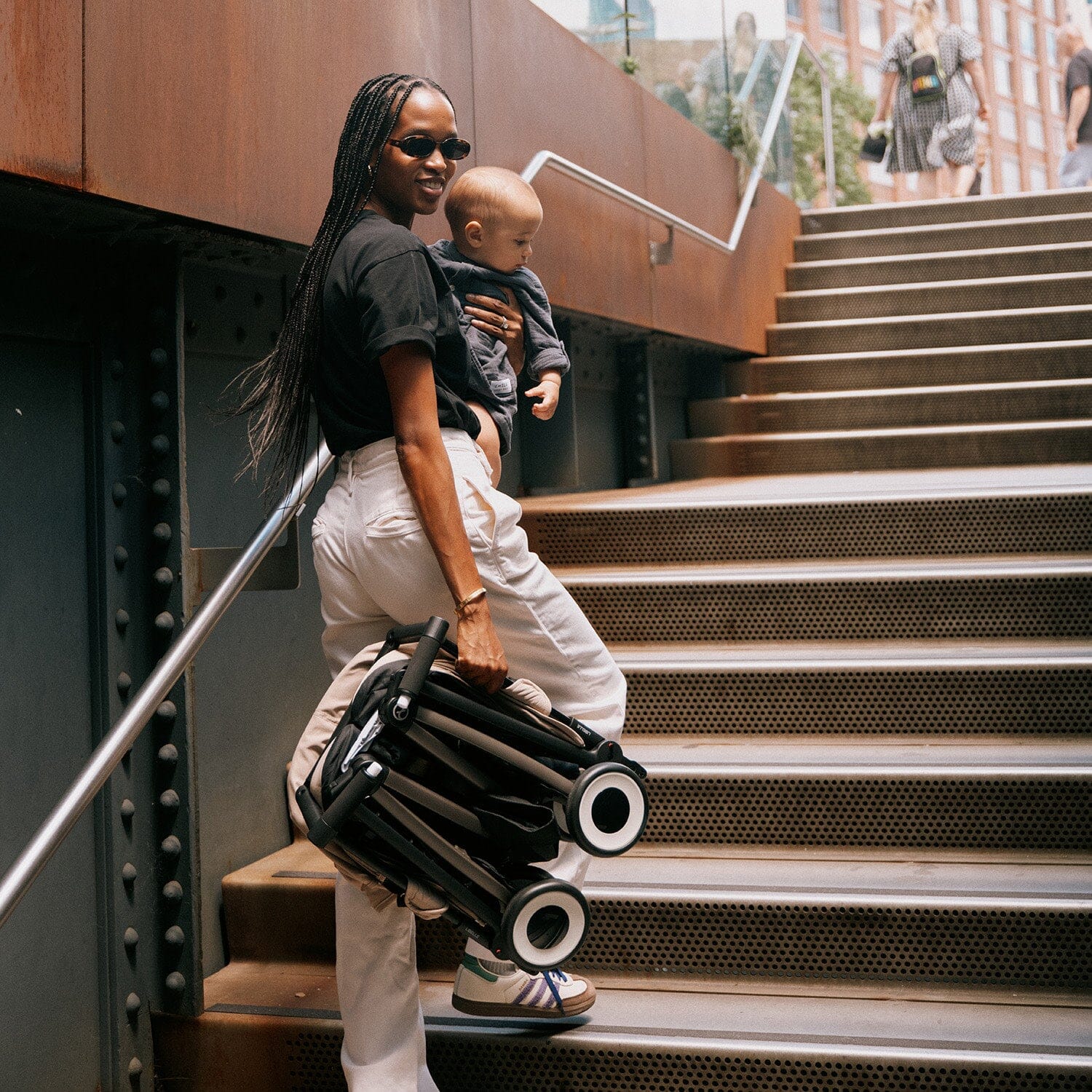 Libelle_2_UltraCompact_Lightweight_Travel_Stroller__Almond_Beige_4